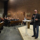 Dr. Jörg-Dieter Wächter, Leiter der Hauptabteilung Bildung, berichtete über die elf bistumseigenen Schulen.