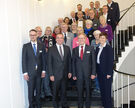 Minister Boris Pistorius (2.v.l.) mit Heiner J. Willen (2.v.r.) und weiteren Mitgliedern der Niedersächsischen Härtefallkommission.