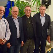 Vorstandsmitglieder (v.l.n.r.): Diakon Winkelmann, Dr. Matusche, Dechant Schwarze, Regenhardt, Dr. Morys-Wortmann.